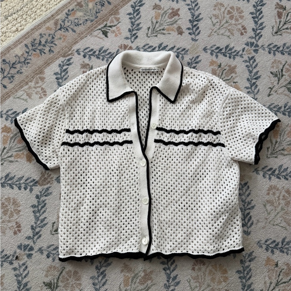 Abercrombie Crochet Black and White Top Women’s Large